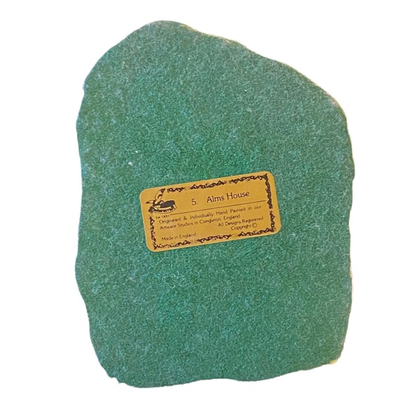 Vintage Naturecraft Figurine Alms House #5 by Peter Tomlins 1985 - Picture 8 of 9